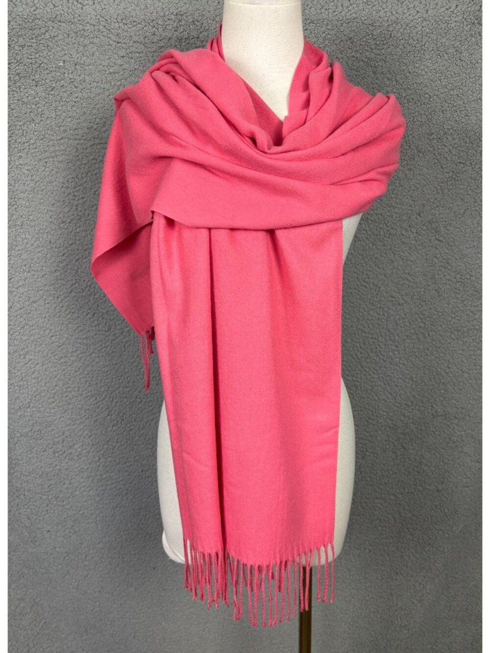 CYZLANN Women's Pink Cashmere Feel Scarf/Wrap With Fringe Detail OS NWOT's